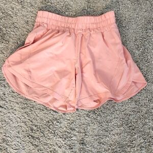 Lululemon Track That High Rise Lined Short 5" size 6 in pink